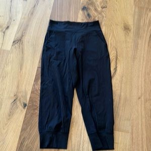 Lululemon cropped align joggers